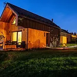 シャレー Olecka Village & *