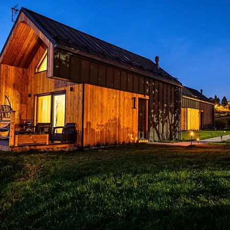 Dağ evi Olecka Village & *